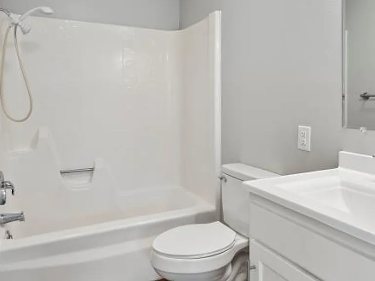 The District Apartments — Photo 18