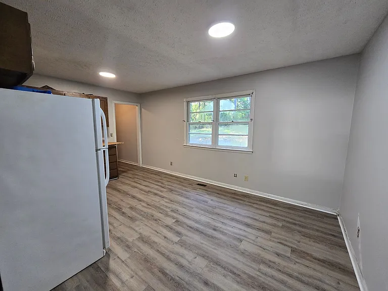 745 Rustland Dr — Photo 9