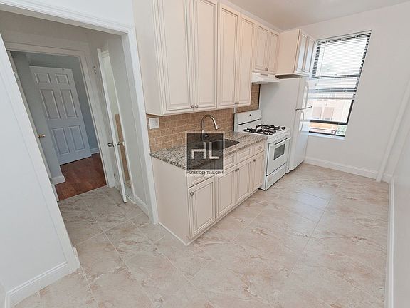 4th image of 3106 42nd St APT 13