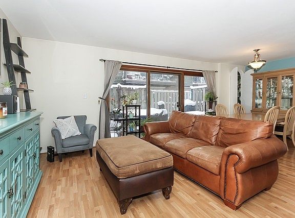 5th image of 1945 Tanglewood Dr #10-B