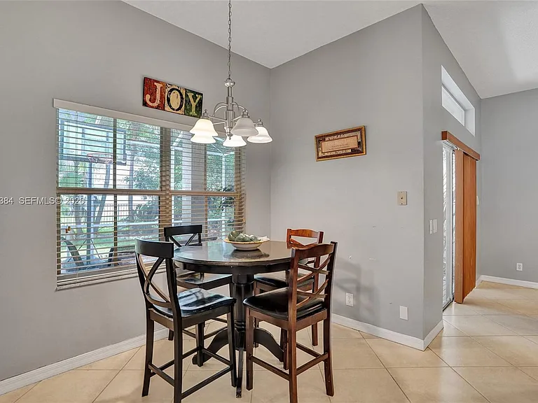 4219 Sabal Ridge Cir — Photo 9