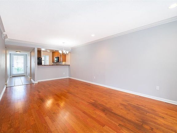 5th image of 2932 Plaza Terrace Dr #2932