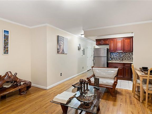 3rd image of 3775 Willett Ave