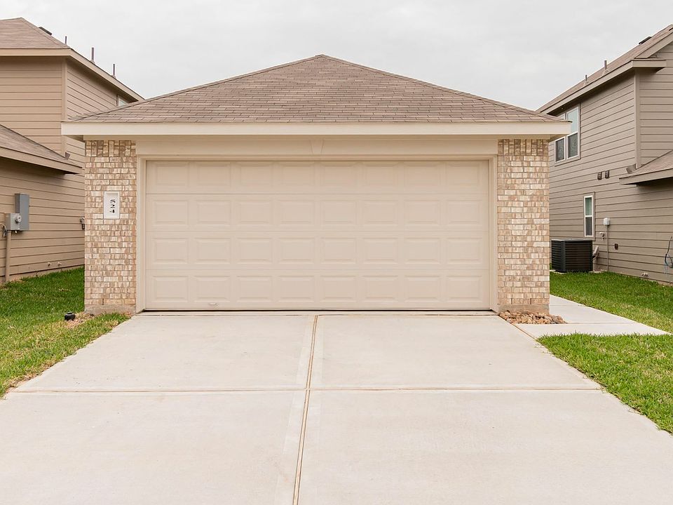 1st image of 524 Meadow Park Ln