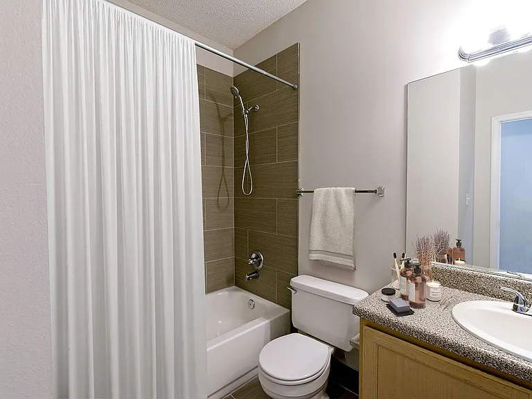 The Peabody Collection Apartments — Photo 27