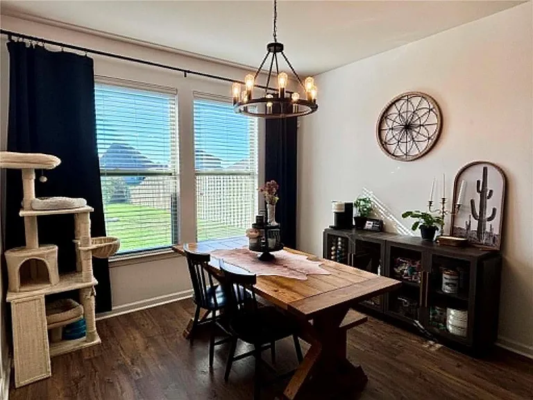 408 Lakeshore Vlg E — Photo 6