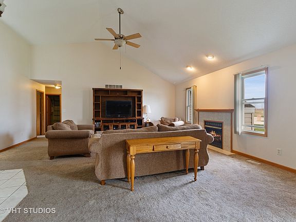 3rd image of 1398 Derby Dr