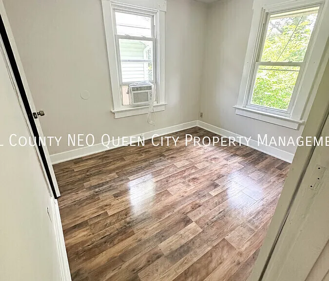 220 Cambridge Ave — Photo 4