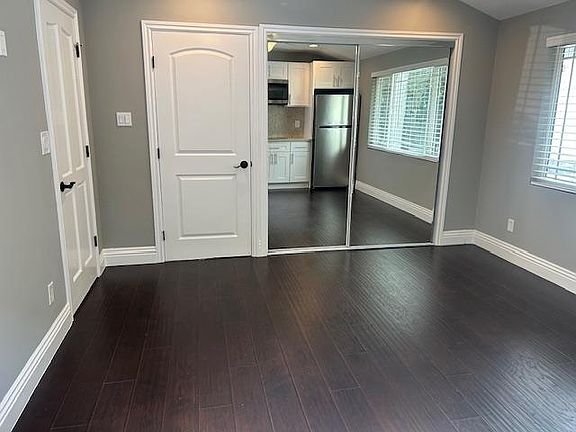 5th image of 1348 S Hidden Valley Dr