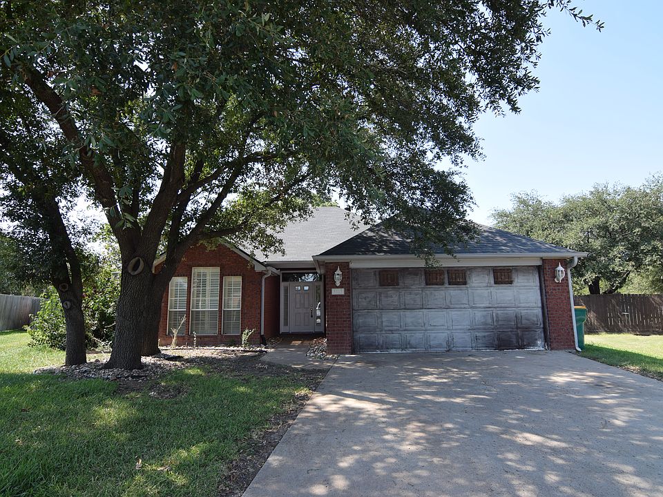 1st image of 3113 Red Oak Dr