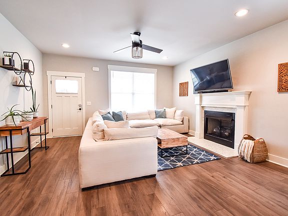 4th image of 2109 Glen Haven Dr