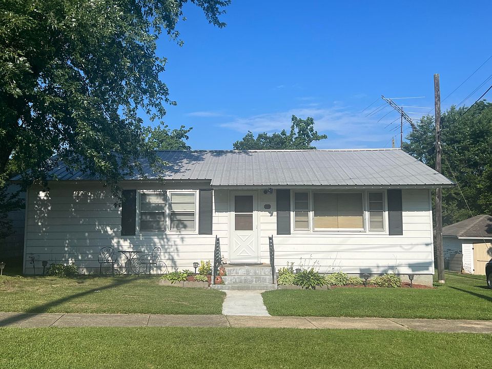 2nd image of 117 S Lake Street