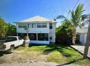 110 9th St N, Bradenton Beach, FL 34217