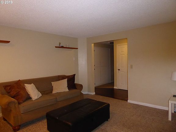 4th image of 10020 NE 14th St