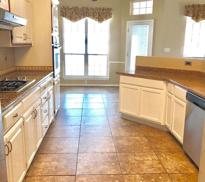 1st image of 3600 Escarpa Dr NW