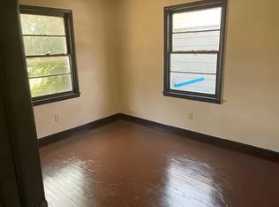 910 Circle Dr, Bowie, TX 76230