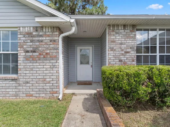 1978 Coral Reef Rd, Pensacola, FL 32506