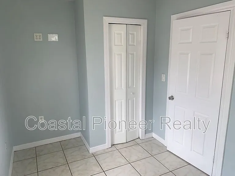 2308 E 15th Ave — Photo 11