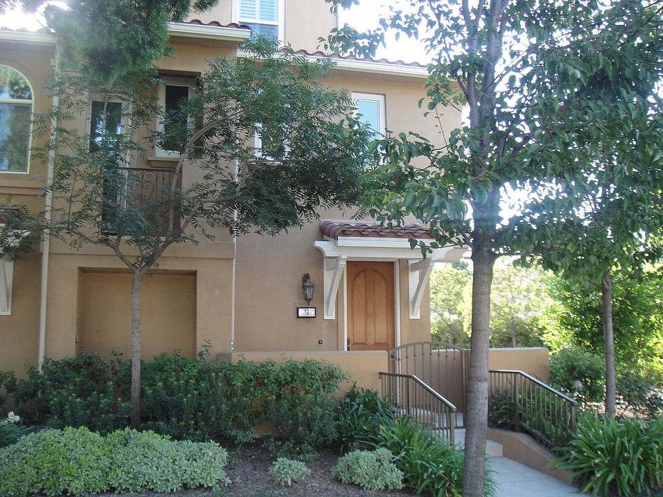 Front View of end unit for added privacy and mountain views