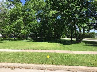 1013 S Vine Ave, Marshfield, WI 54449