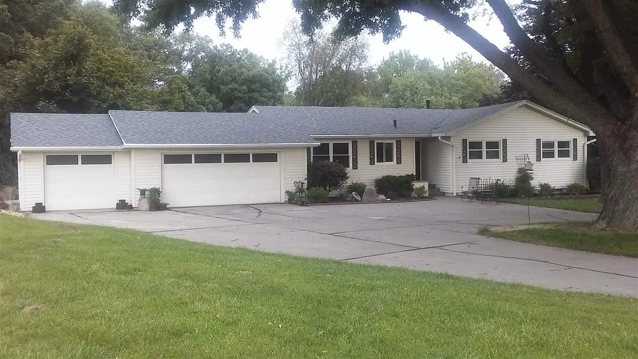 3900 John Deere Pkwy photo 1