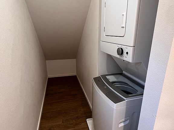 5th image of 1536 Arvon Ave #1536