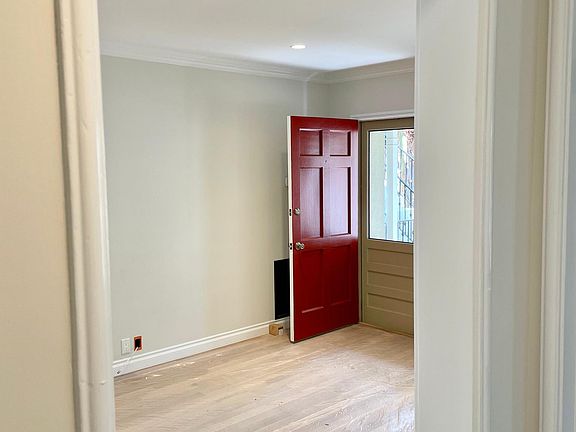 4th image of 1228 Washington Ave