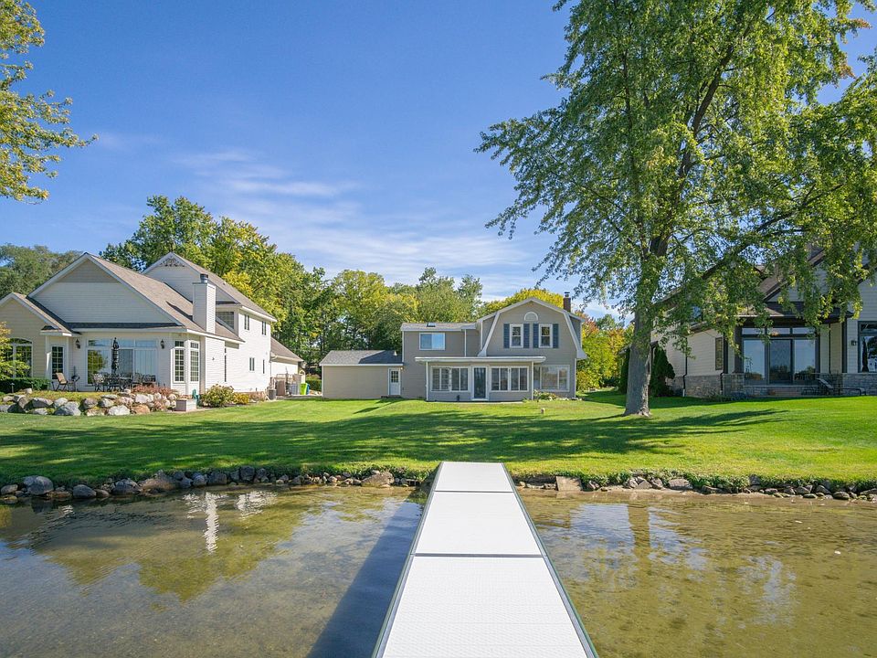 2243 Ridge Rd, White Lake, MI 48383 Zillow