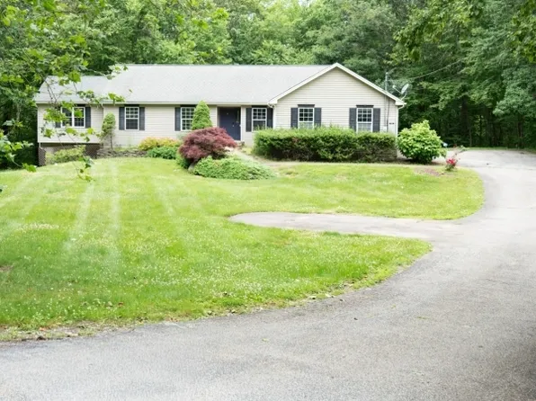 7 Woodland Hills Dr, Vernon Twp., NJ 07461