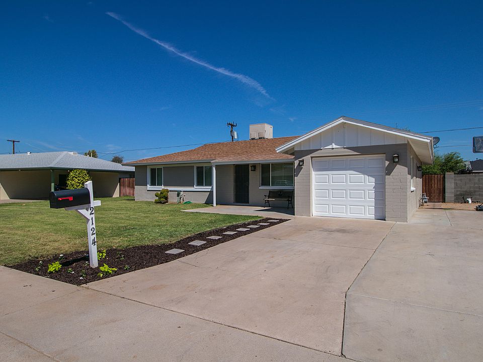 1st image of 2124 W Meadow Dr