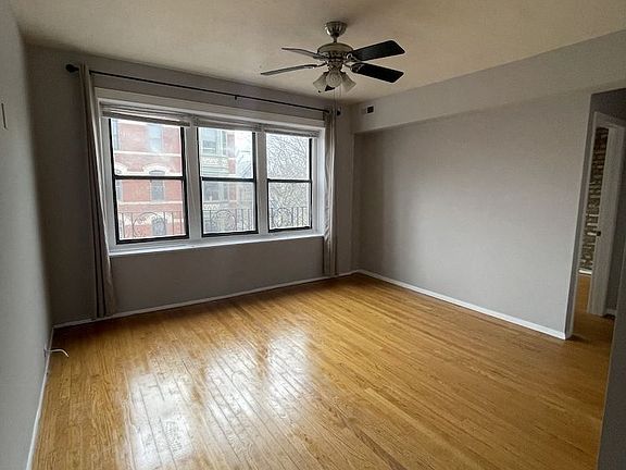 5th image of 1103 W Barry Ave Unit 3