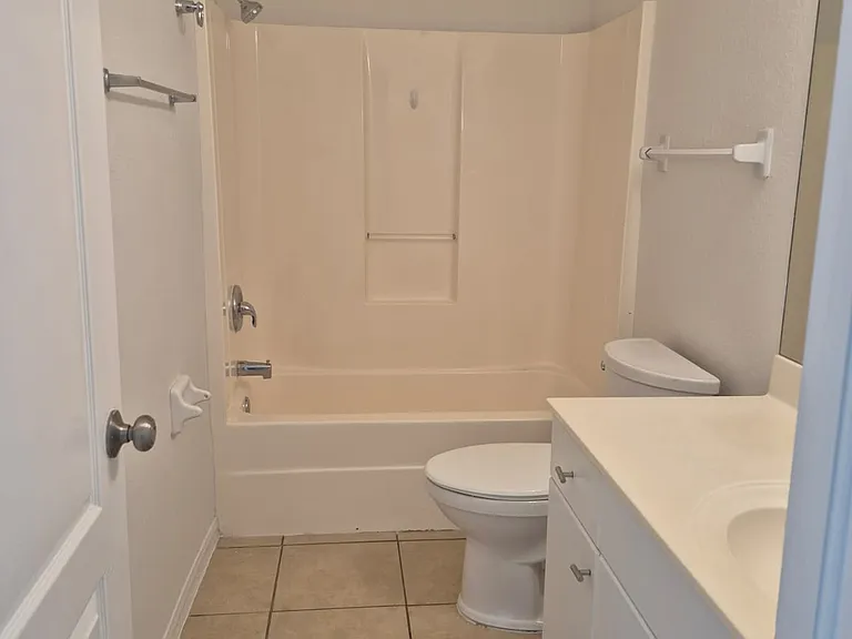 401 NE 25th Ave — Photo 7