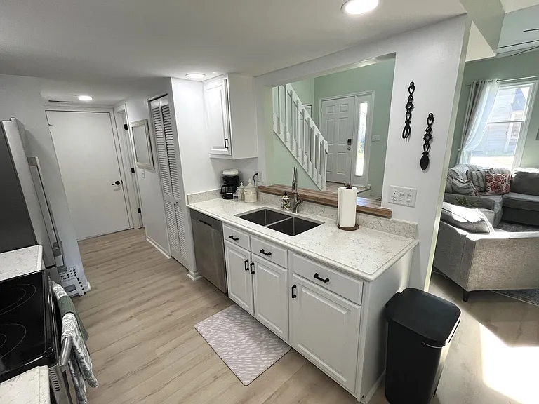 6220 Crofton Dr — Photo 6