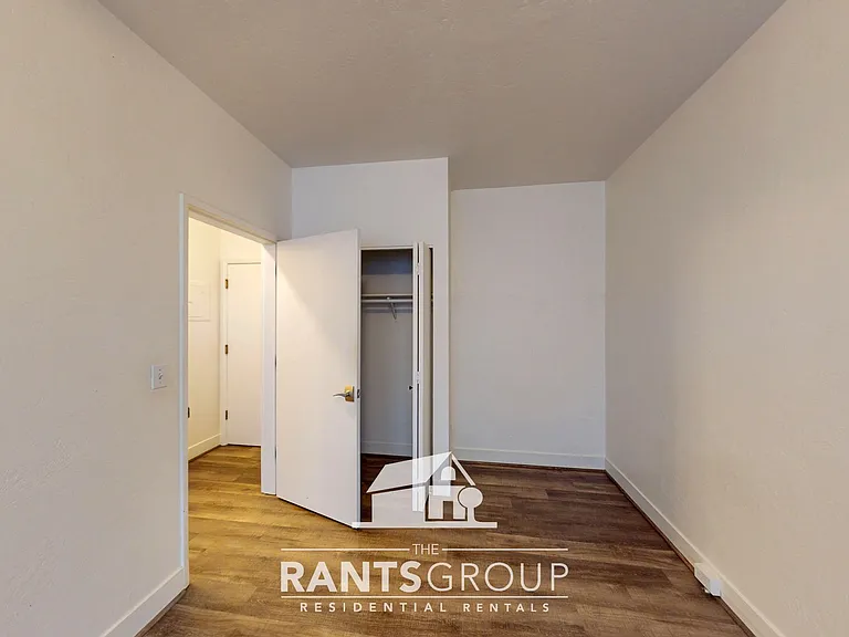 Thompson Apartments — Photo 17