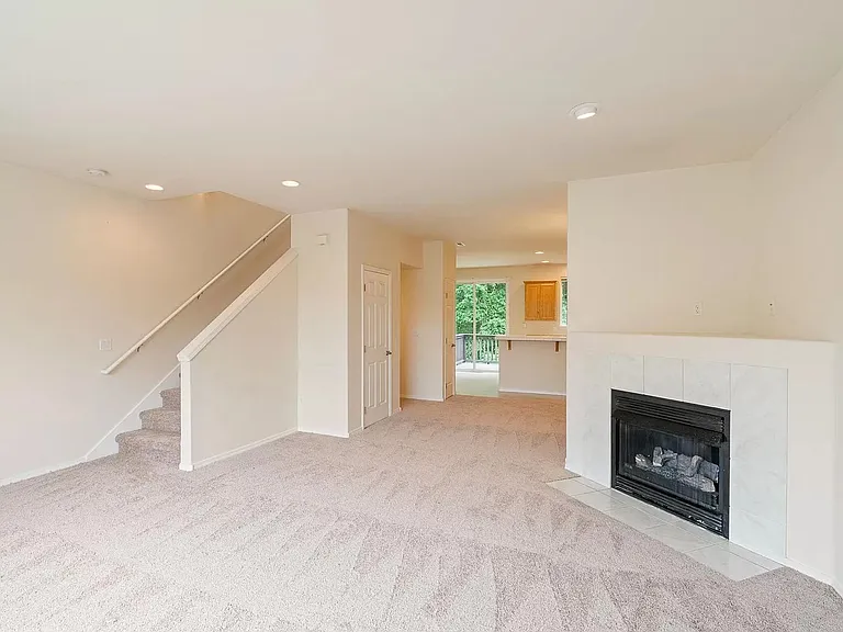 9215 SW Sweek Dr — Photo 4