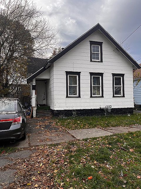 1st image of 116 Knaul St