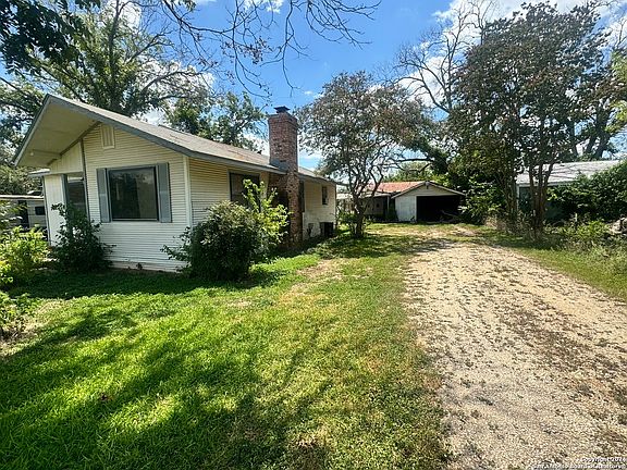 2nd image of 205 WIEDERSTEIN ST