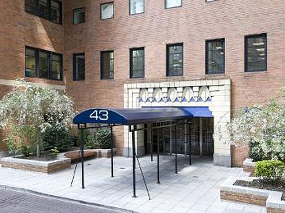 4th image of 43 W 61st St APT 12C