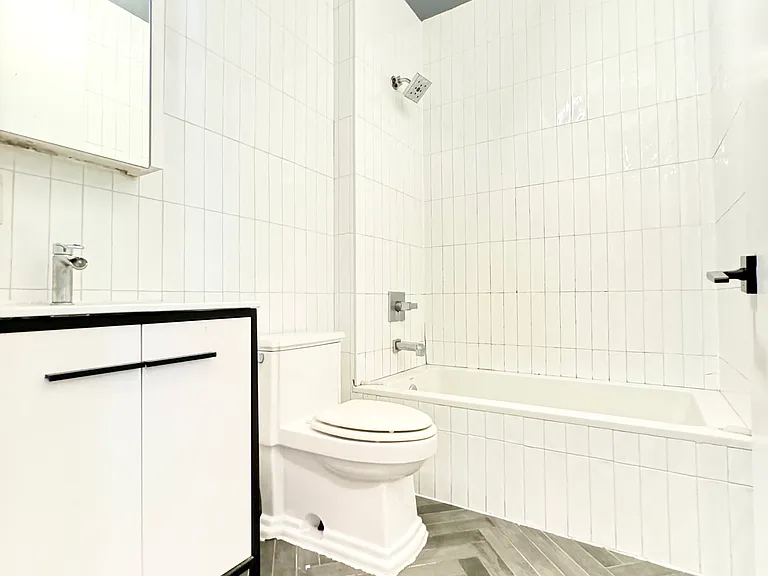 481 Evergreen Ave #1A — Photo 11