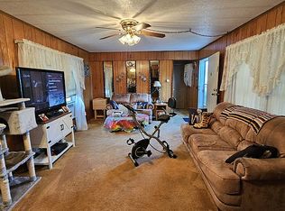 303 N Sycamore St, Windsor, IL