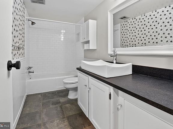 3rd image of 1534 Northgate Sq APT 11C