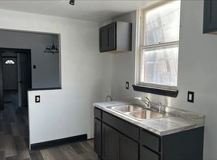 1116 1/2 Chartiers Ave, Mc Kees Rocks, PA 15136