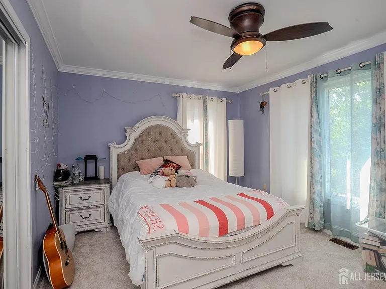 61 Amherst Way — Photo 31