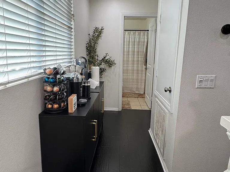 441 S Glendora Ave — Photo 8