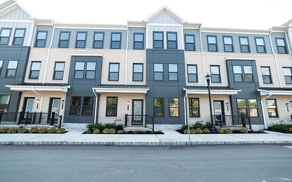 1st image of 105 Vaughn Dr
