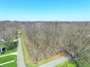 9999 Laurel Ave, Lake Milton, OH 44429