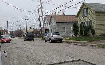 2nd image of 3622 Sackett Ave