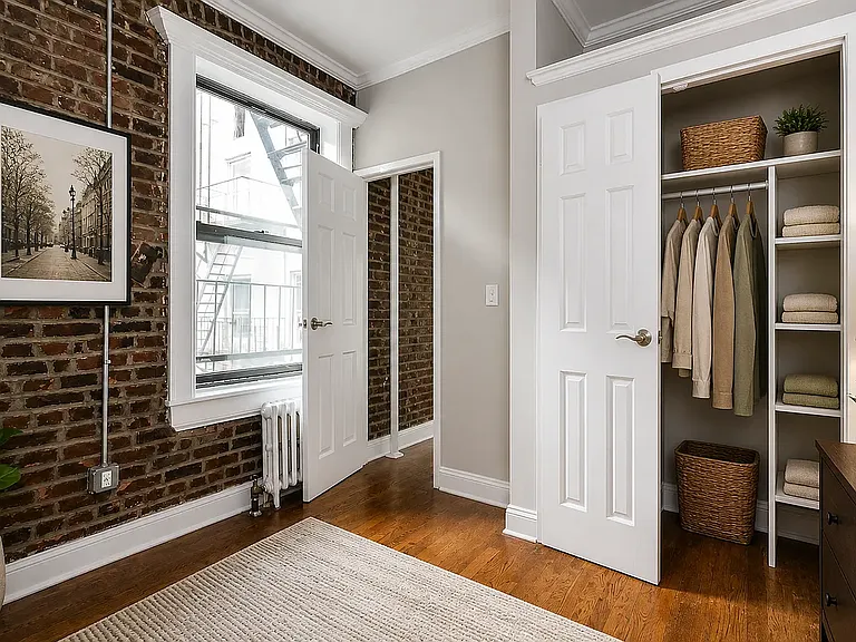 432 E 13th St #18 — Photo 6