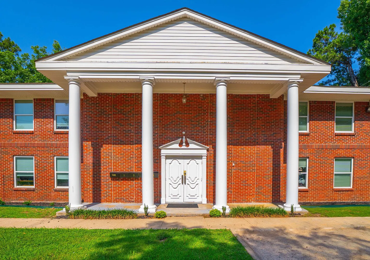 7800 Choctaw Rd — Photo 1