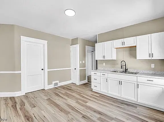 4 bed, 2000 sqft, $2,095 — Photo 3